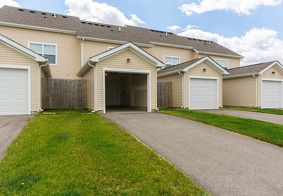 2nd image of 920 Summerville Dr