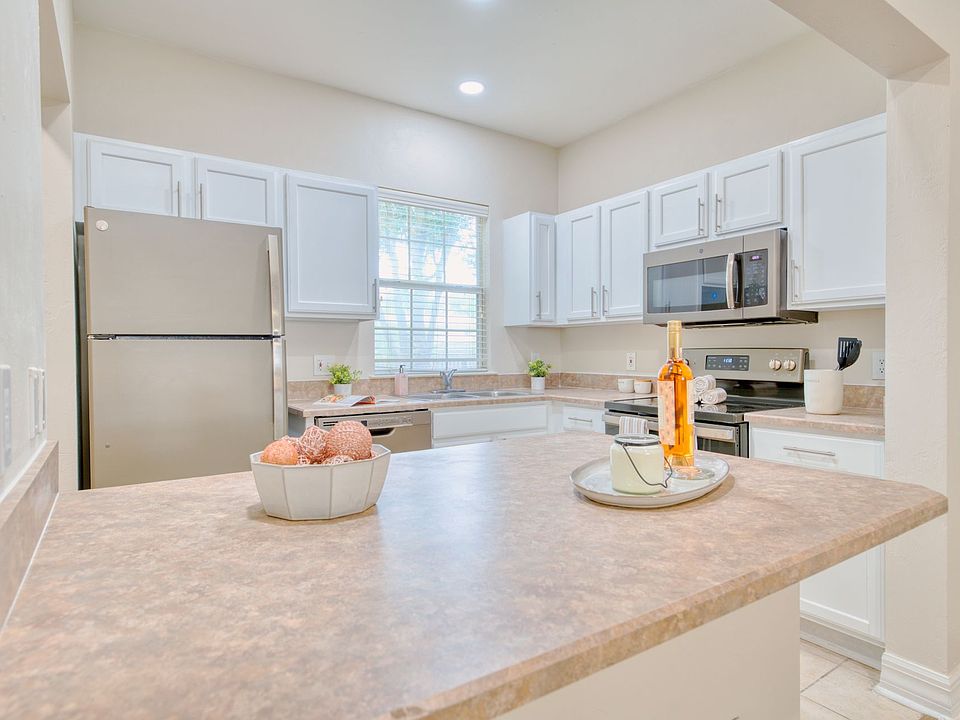 1st image of 2930 NW 6th Terrace Oaks #2913