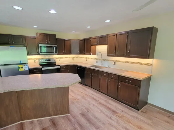 4398 Manhattan W, Traverse City, MI 49685