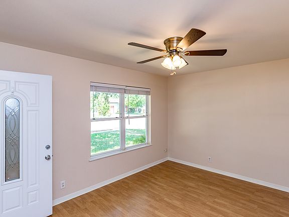 3rd image of 5837 Lucille Dr
