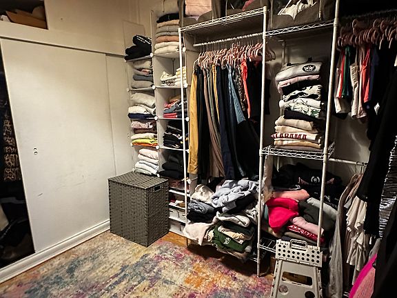 5th image of 704 Willow Ave APT 2L
