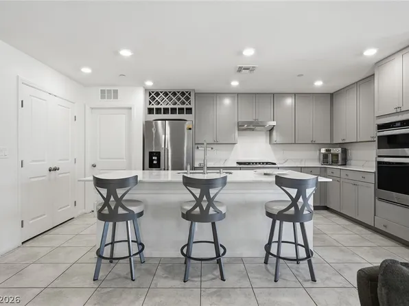 8370 Vinamala Ave, Las Vegas, NV 89149