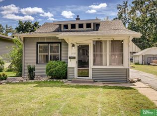 7757 Oakwood St, Ralston, NE 68127