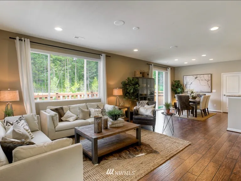 3434 Hera St NE — Photo 2