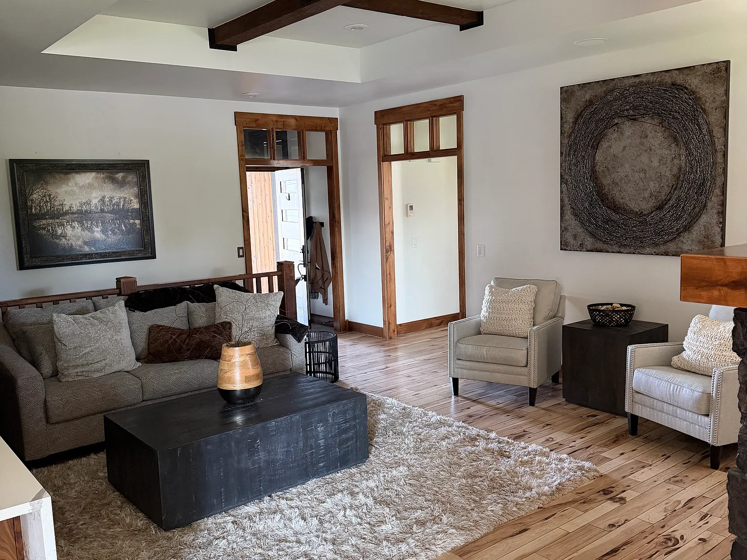 5 bed, 3818 sqft, $5,500 — Photo 2