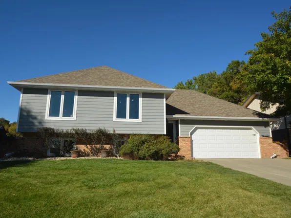 401 Driftwood Ct, Sioux City, IA 51104