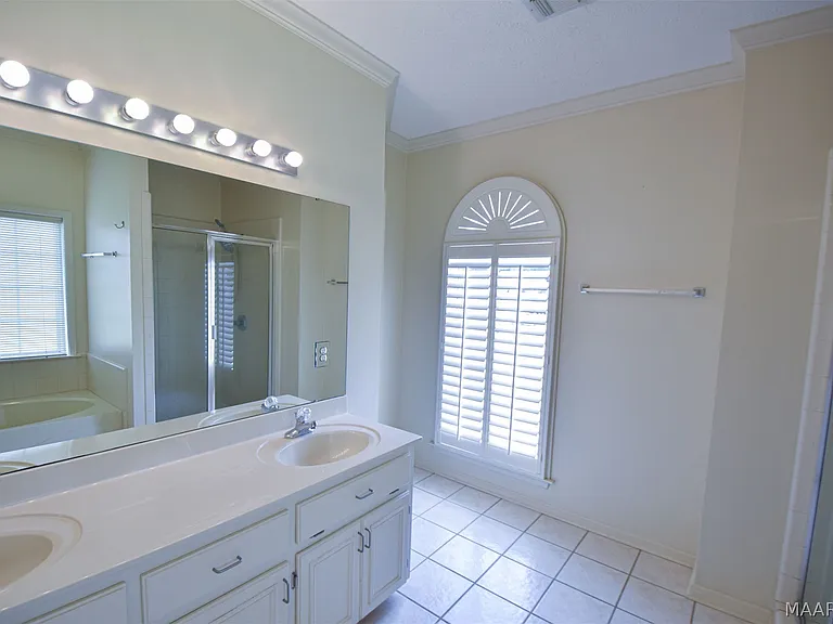 1691 Rambling Brook Ln — Photo 35
