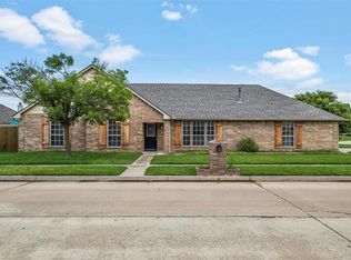 713 W Dorchester Way, Mustang, OK 73064