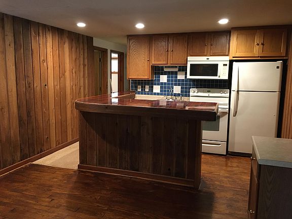 2nd image of 4117 Queens Ln