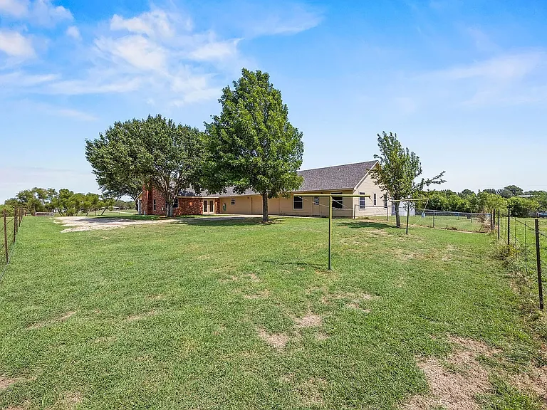 11953 FM 2153 — Photo 23