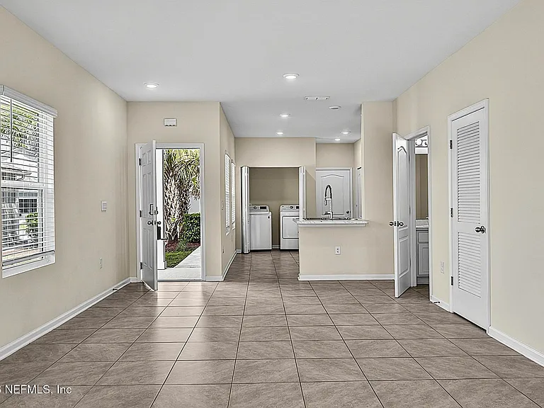 7739 Legacy Trl — Photo 5