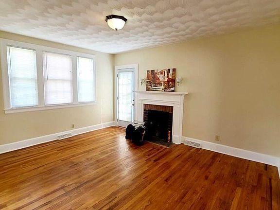 2nd image of 114 Sellers St