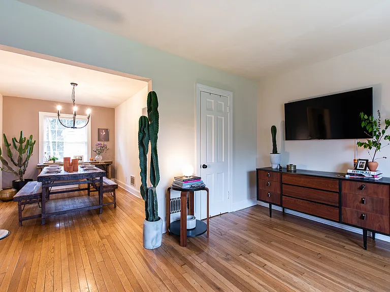 Berkshire Apartments — Photo 44