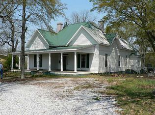 1096 S Broad St, Commerce, GA 30529