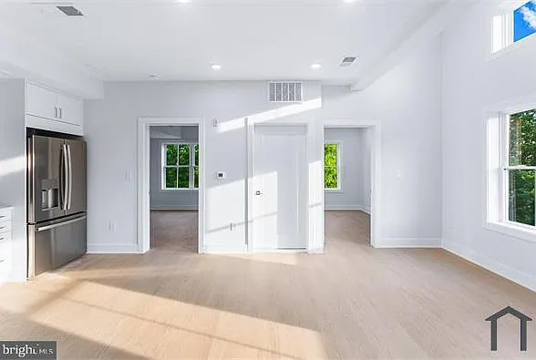 2 bed, $3,400 — Photo 2