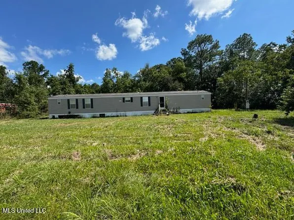 7046 Alcorn St, Bay Saint Louis, MS 39520