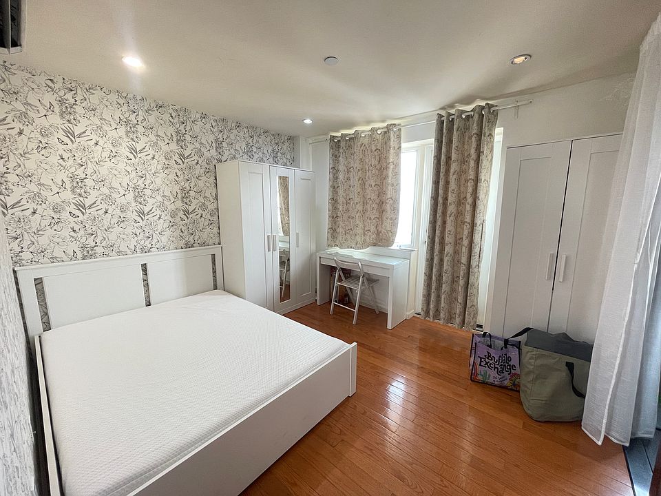 2nd image of 92 Canal St #10A