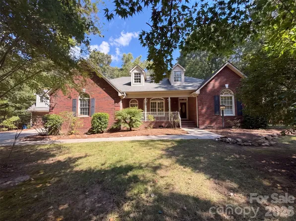 5406 Club View Dr, Concord, NC 28025