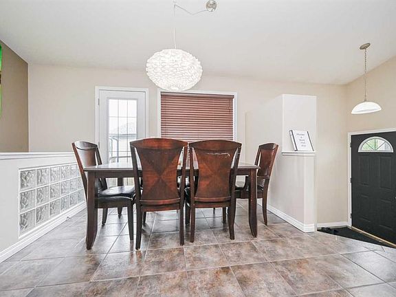 5th image of 73 SE Pinnacle Ave