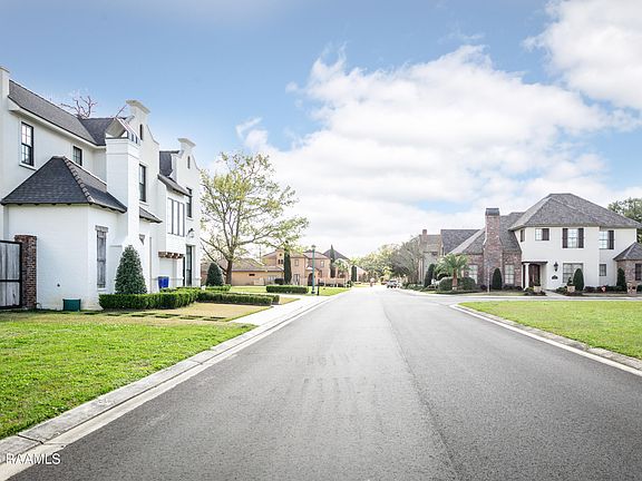 3rd image of 104 Grandmere Cir