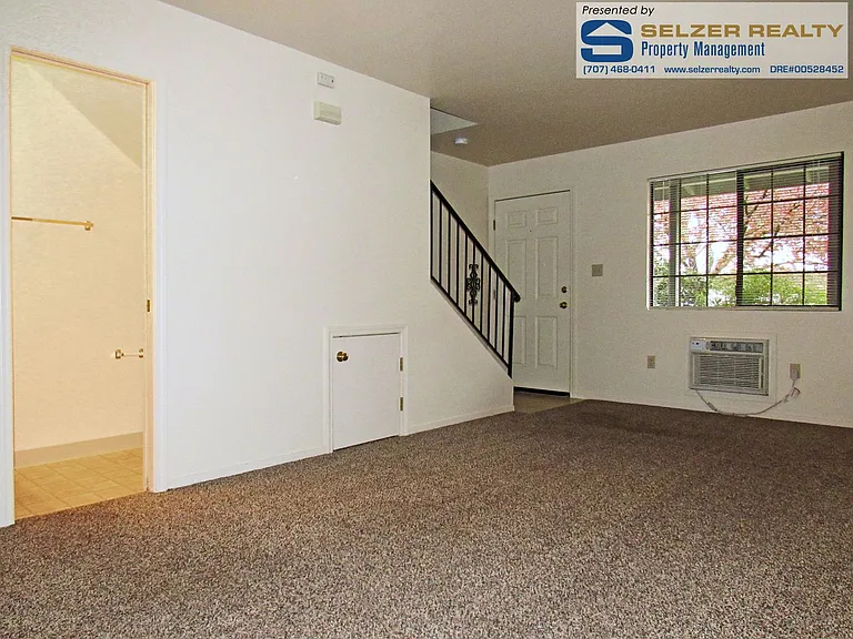 890 S Orchard Ave — Photo 3
