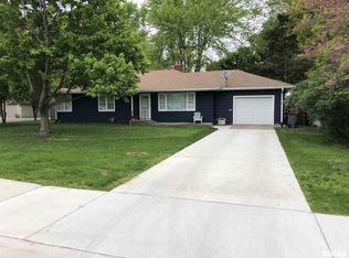 102 Dewey Dr, South Jacksonville, IL 62650