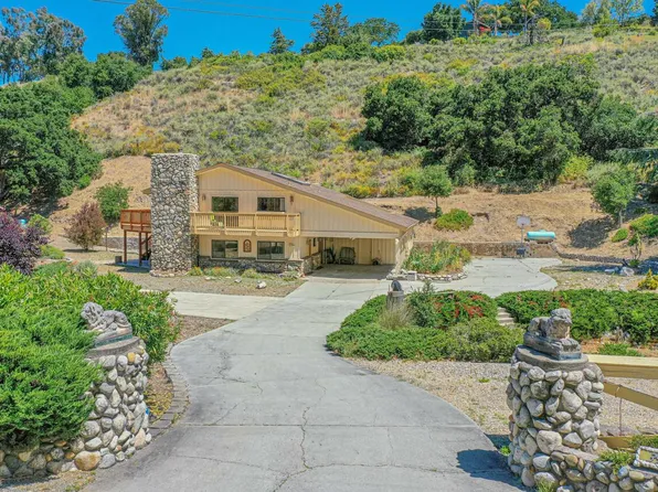 393 Corral De Tierra Rd, Salinas, CA 93908