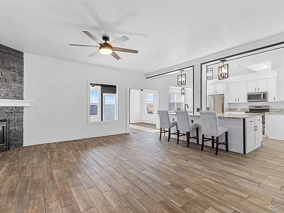 5th image of 402 S County Road 129