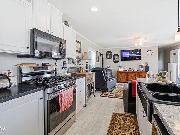 3rd image of 1885 Snake Hollow Rd