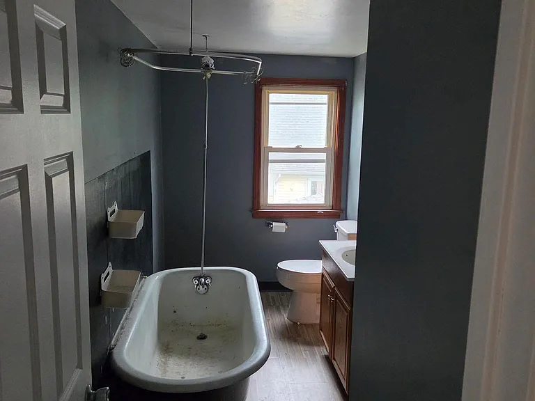 1023 Warren Rd #A — Photo 2