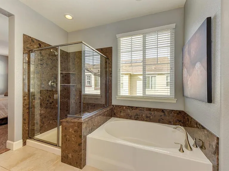 916 Lyon Pl — Photo 16
