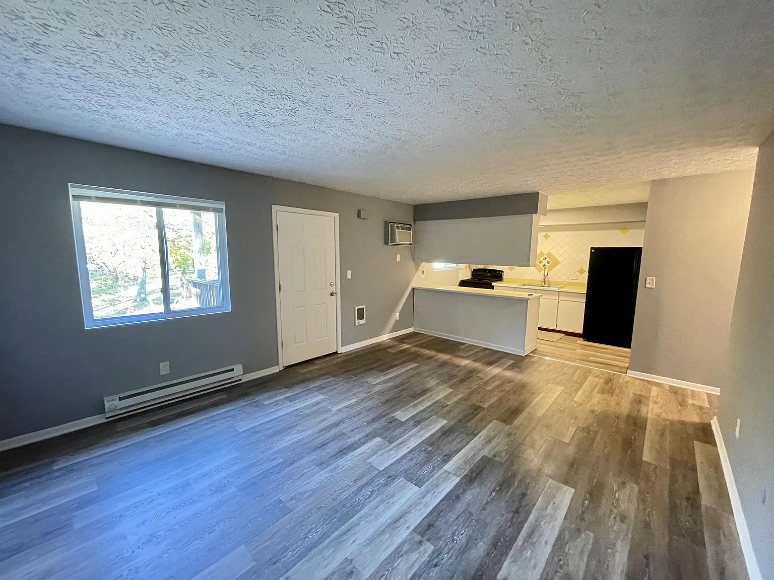 480 Massillon Rd — Photo 3