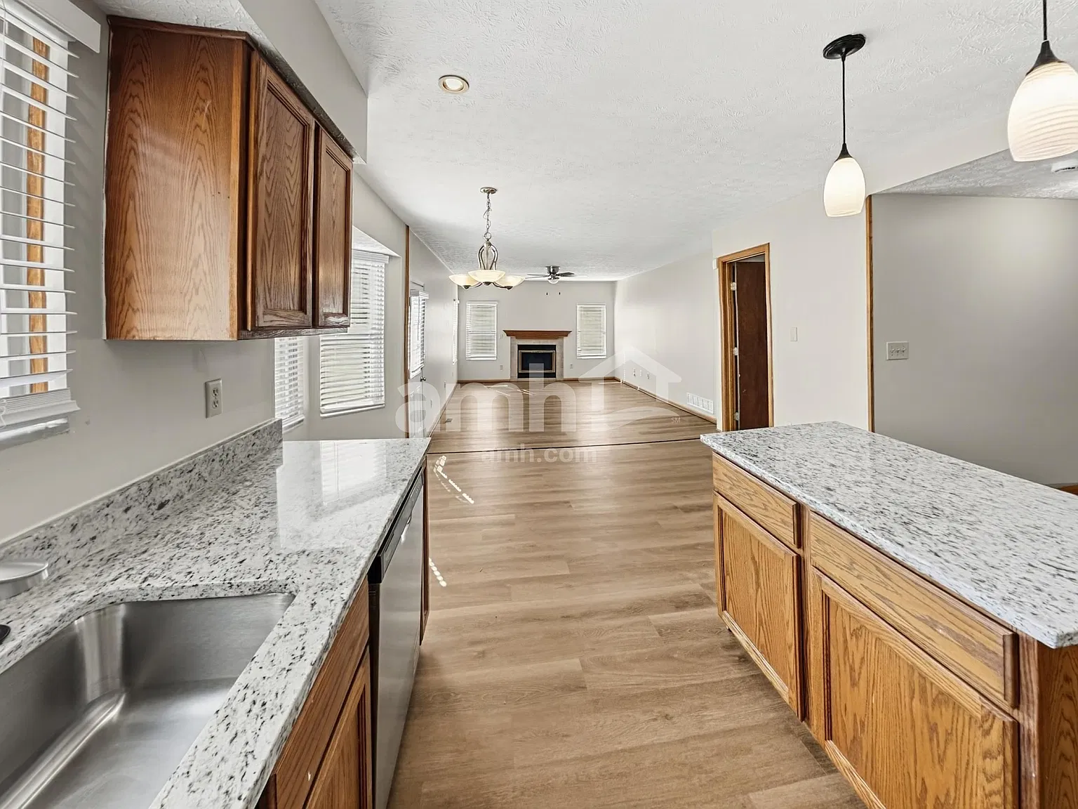 4 bed, 2.5 bath, 2186 sqft, $2,725 — Photo 3