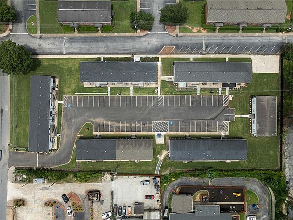 3rd image of 2612 Steele Ave SW