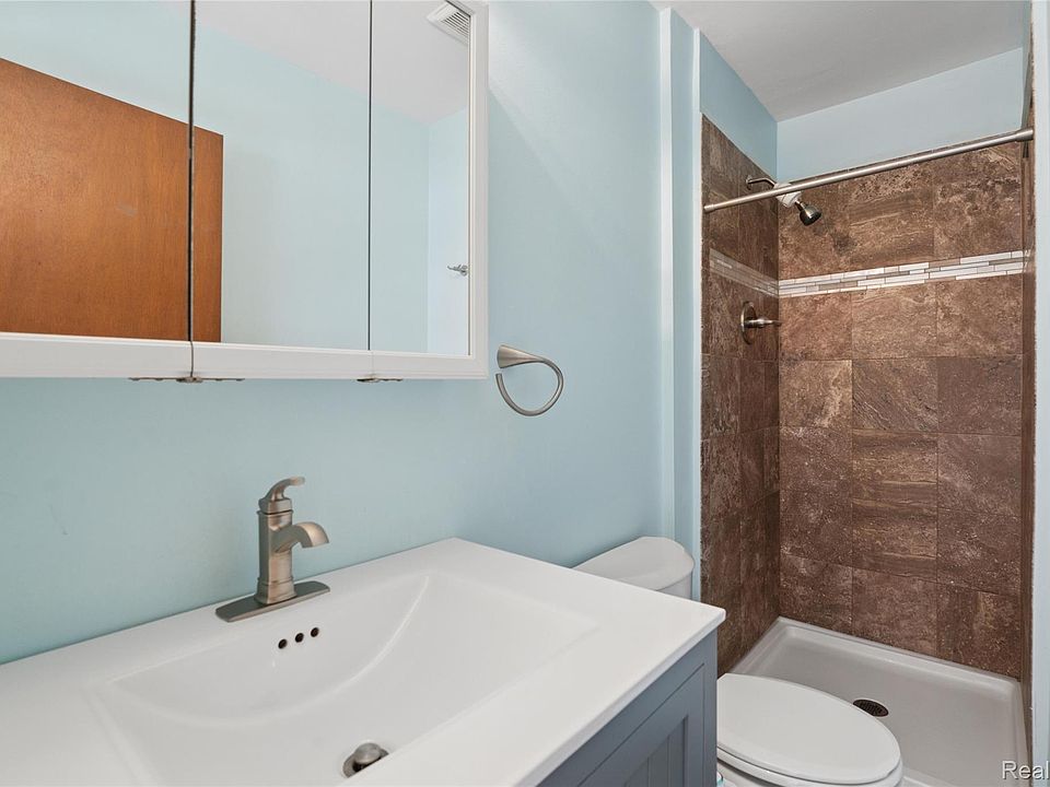 131 Manor Way #1, photo 19
