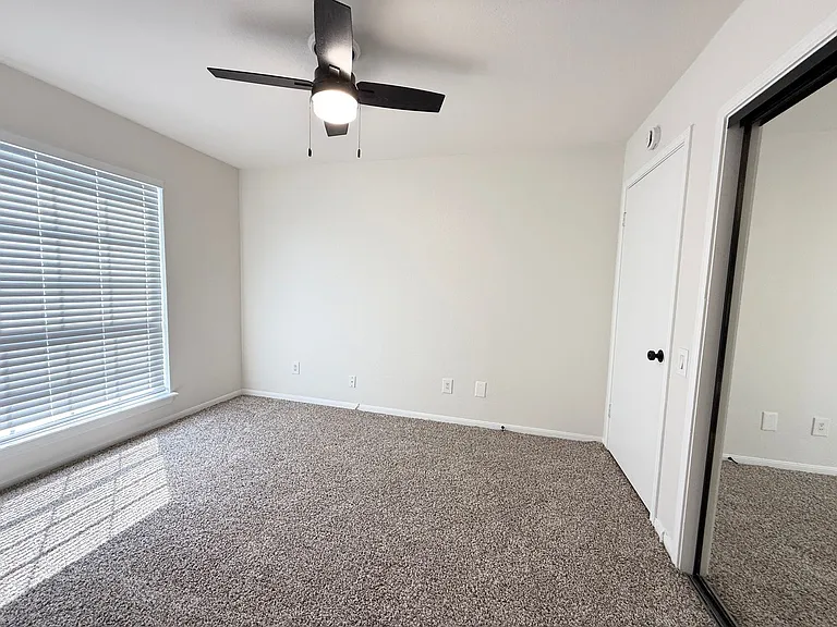 1860 White Oak Dr #376 — Photo 20