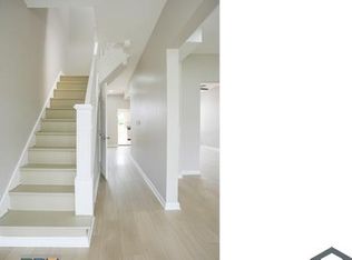 2621 Park Heights Ter, Baltimore, MD 21215