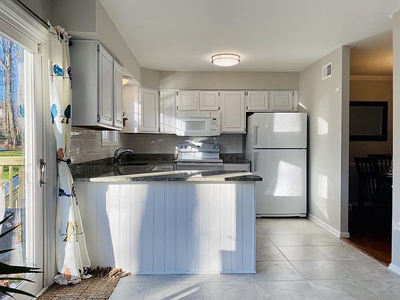 5th image of 11814 Critton Cir