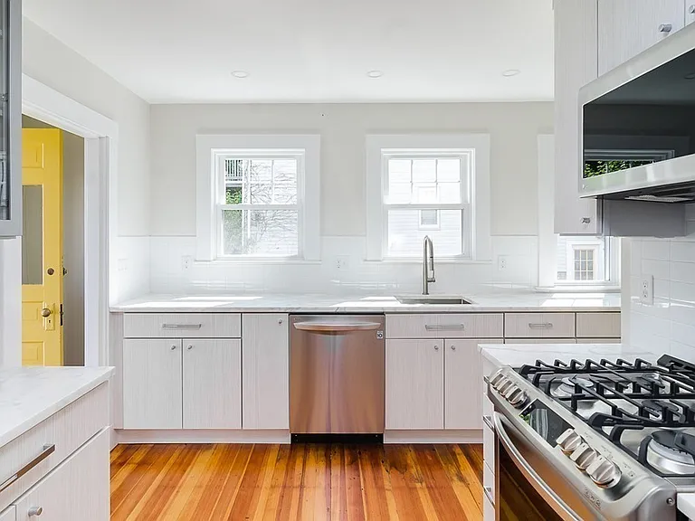 32 Newport St #1 — Photo 6