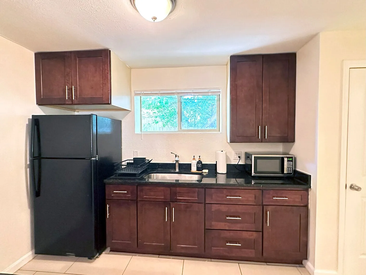 1 bed, 1.0 bath, $2,811 — Photo 4
