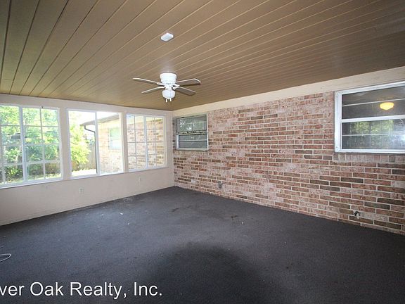 3rd image of 1211 Grove Park Dr