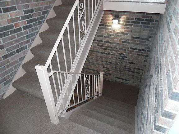 3rd image of 1200 S Cuyler Ave #D1