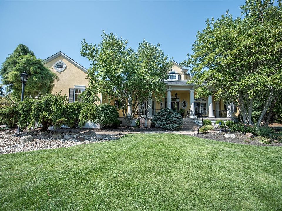 1st image of 7245 Clubhouse Ct