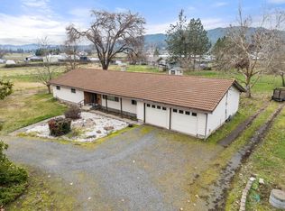 4269 Grant Rd, Central Pt, OR 97502