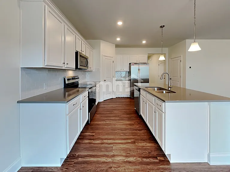 174 Larragan Dr — Photo 4