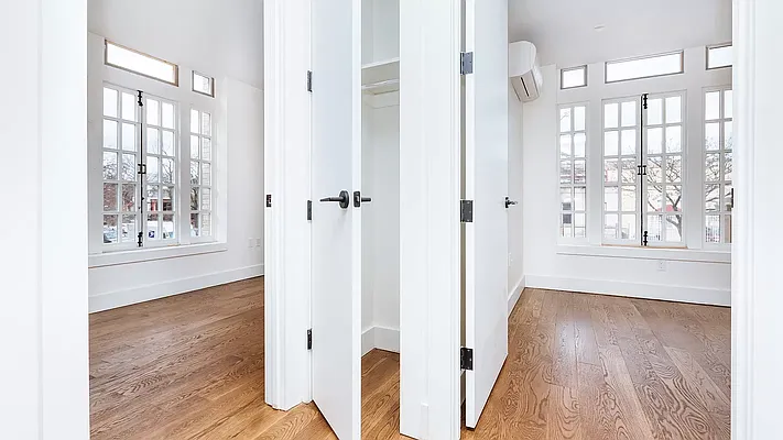 Rented by Nooklyn NYC LLC | media 19