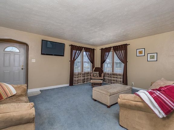 3rd image of 706 S 35th St