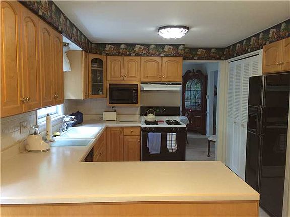 5th image of 534 Bassett Dr