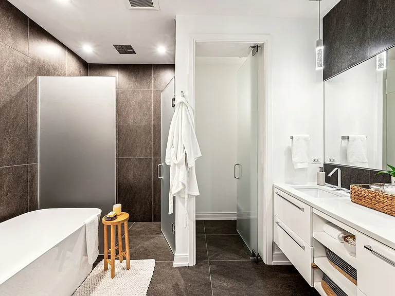 223 W Lake St #2S — Photo 11