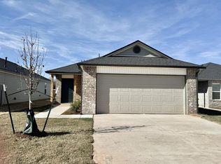 3629 Blue Ave, Mustang, OK 73064